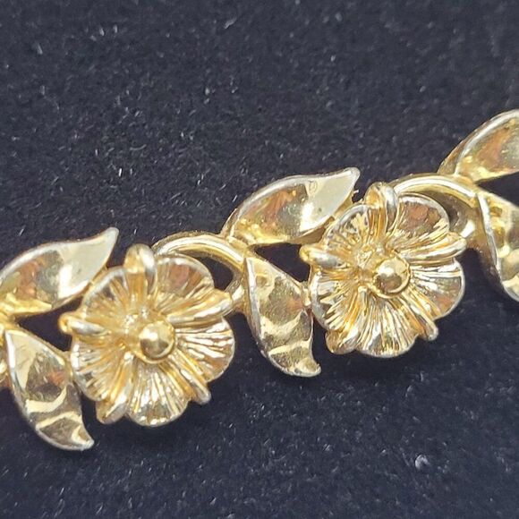 Vintage 70s Signed Lisner Gold Tone 3D Flower Link Collar Chocker Necklace Glam - Picture 1 of 15